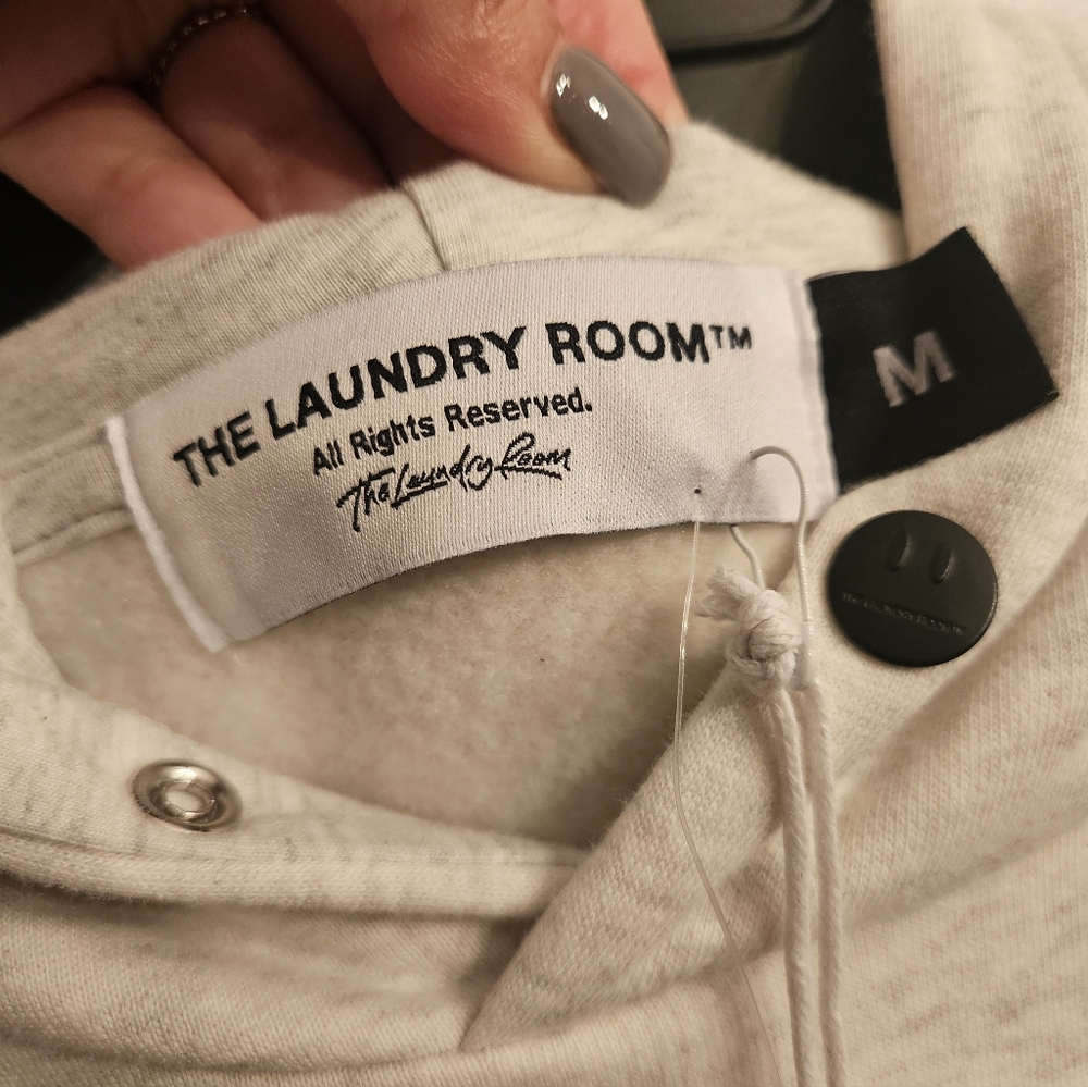 LoThe Laundry Room New York City Fan Hideout Hoodie Size M - Picture 5 of 11